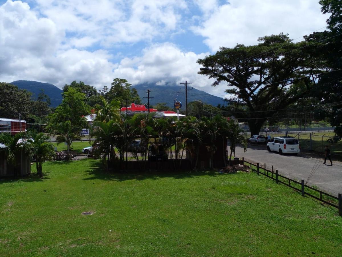 La Pension Backpackers La Fortuna Екстериор снимка